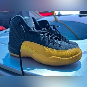 Air Jordan 12 Retro University Gold Black Yellow 130690-070 Sneaker size 6Y